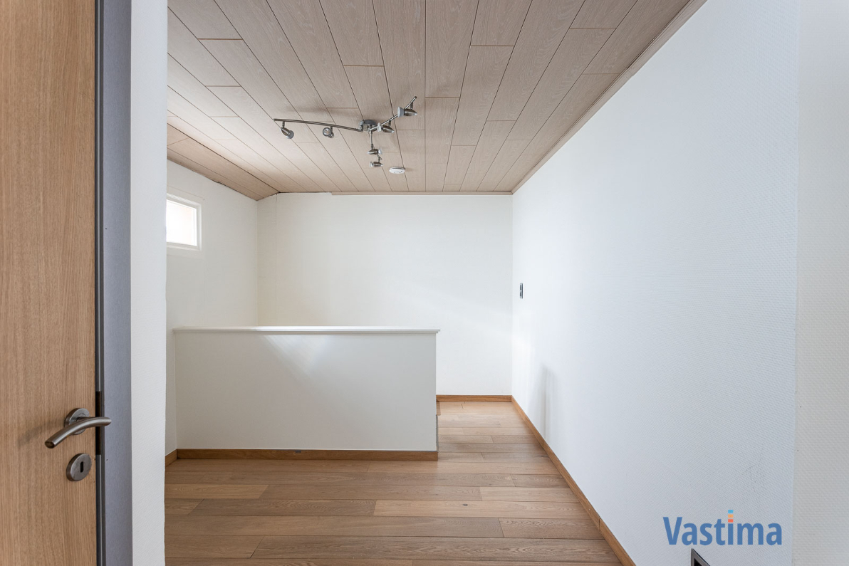 Immo Vastima - Huis Te huur Roosdaal - Charmante huurwoning met 2-3 slaapkamers, buitenruimte en garage