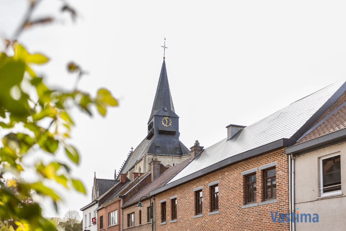 Immo Vastima - Huis Te huur Roosdaal - Charmante huurwoning met 2-3 slaapkamers, buitenruimte en garage
