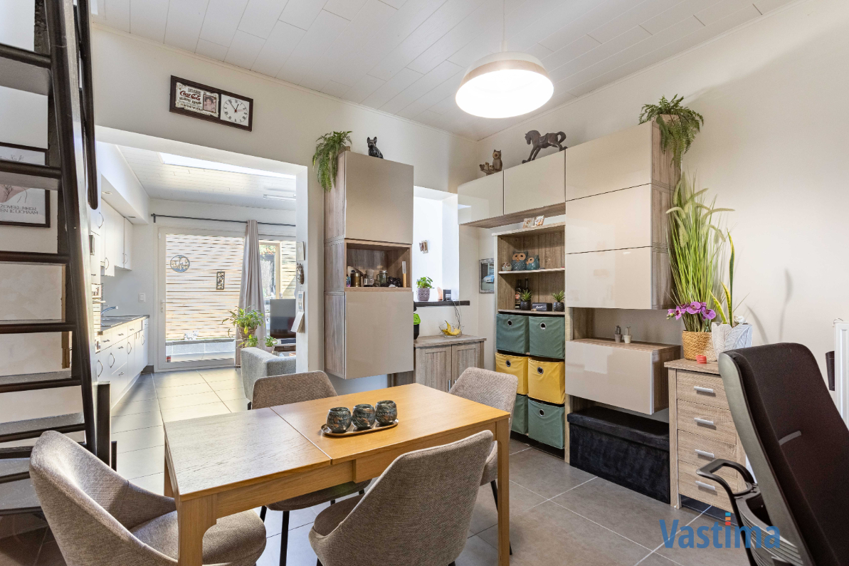 Immo Vastima - Huis Te koop Erembodegem - Energiezuinige en instapklare starterswoning met 2 slaapkamers in hartje Erembodegem