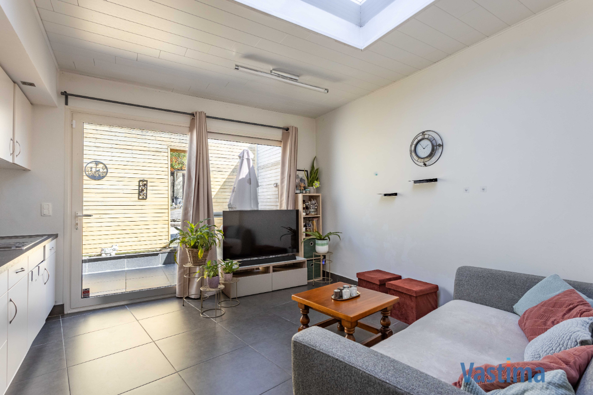 Immo Vastima - Huis Te koop Erembodegem - Energiezuinige en instapklare starterswoning met 2 slaapkamers in hartje Erembodegem