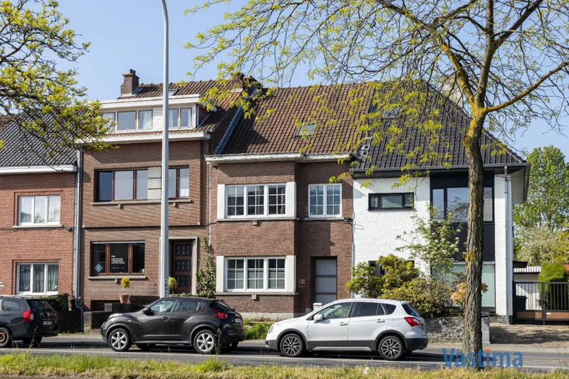 Immo Vastima - Huis Verkocht Aalst - Gezinswoning met potentieel nabij het centrum van Aalst