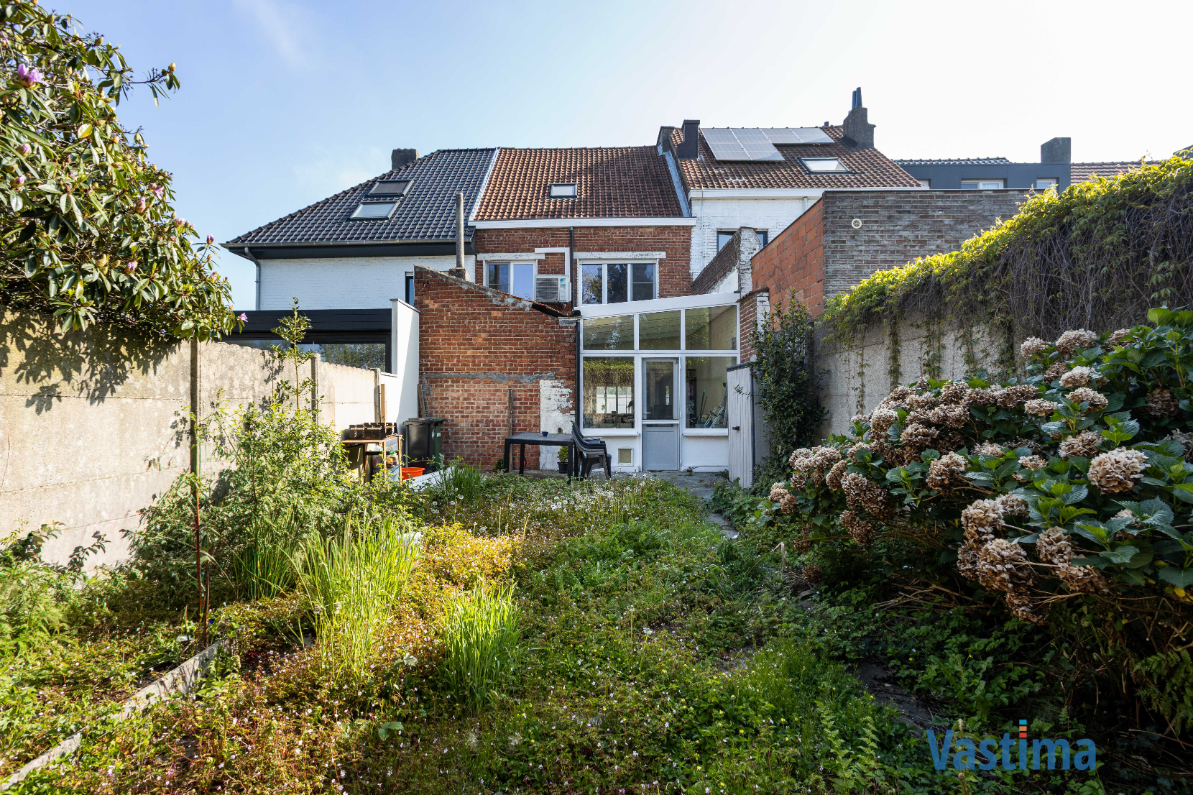 Immo Vastima - Huis Te koop Aalst - Gezinswoning met potentieel nabij het centrum van Aalst
