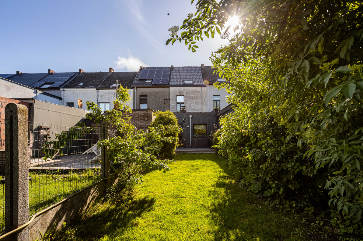 Immo Vastima - Huis Te huur Aalst - Rijwoning  met 4 slaapkamers en mooie tuin