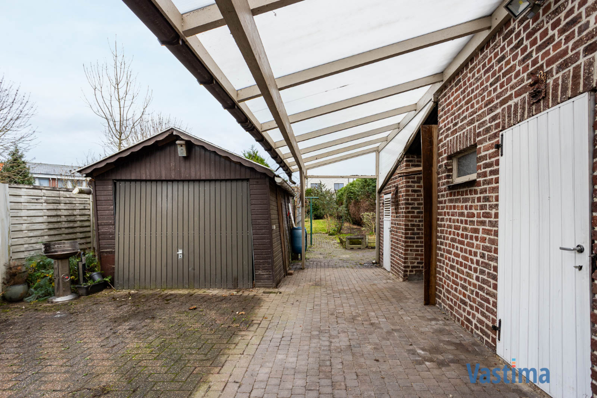 Immo Vastima - Huis Te koop Lede - Te renoveren, halfopen woning met zuid gerichte tuin
