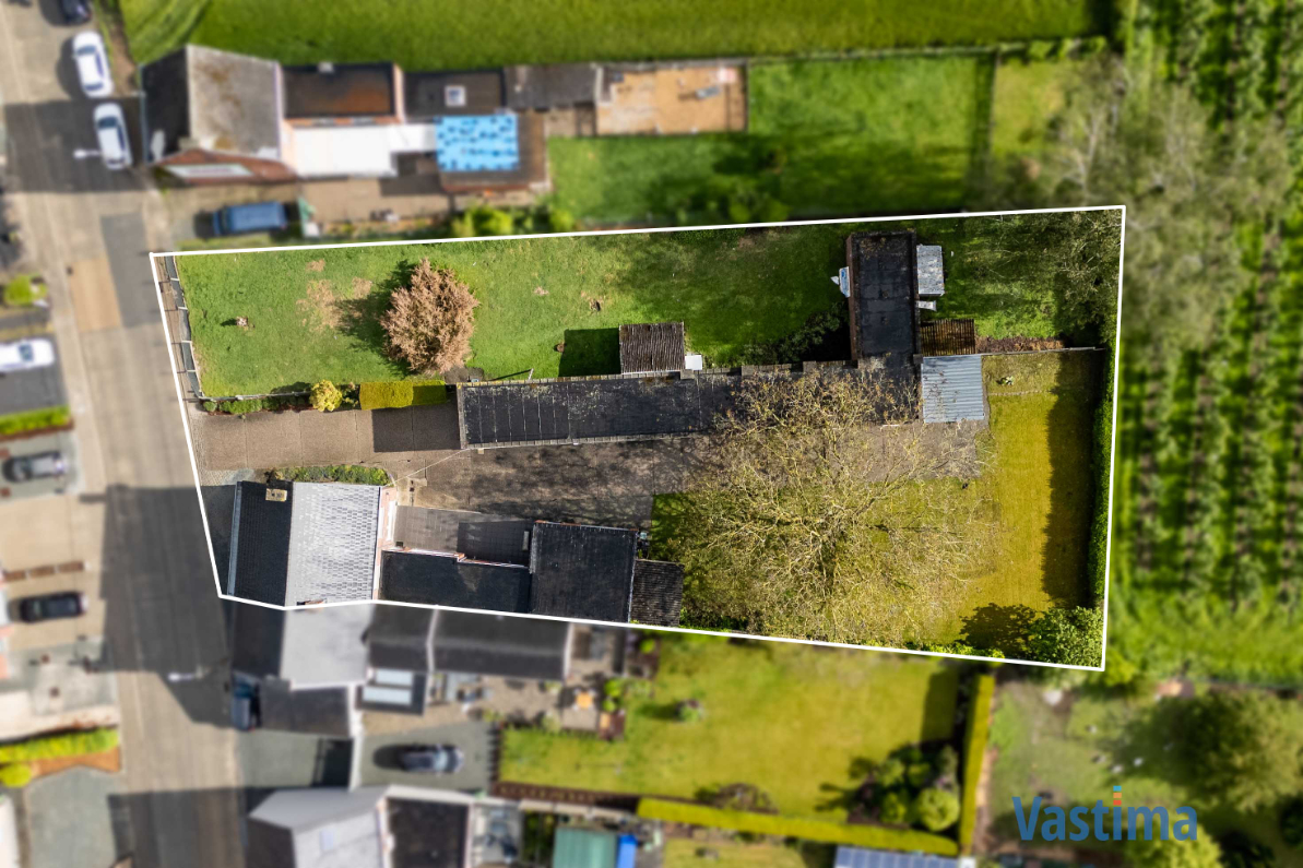 Immo Vastima - Huis Te koop Wieze - Woning met opslagruimte en grond op strategische ligging