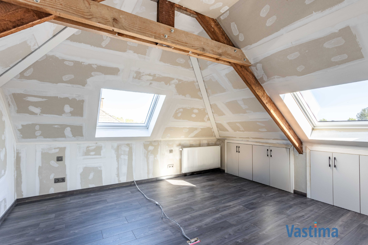 Immo Vastima - Huis Te koop Erembodegem - Lichtrijke halfopen bebouwing met 3 slaapkamers, tuin en garage