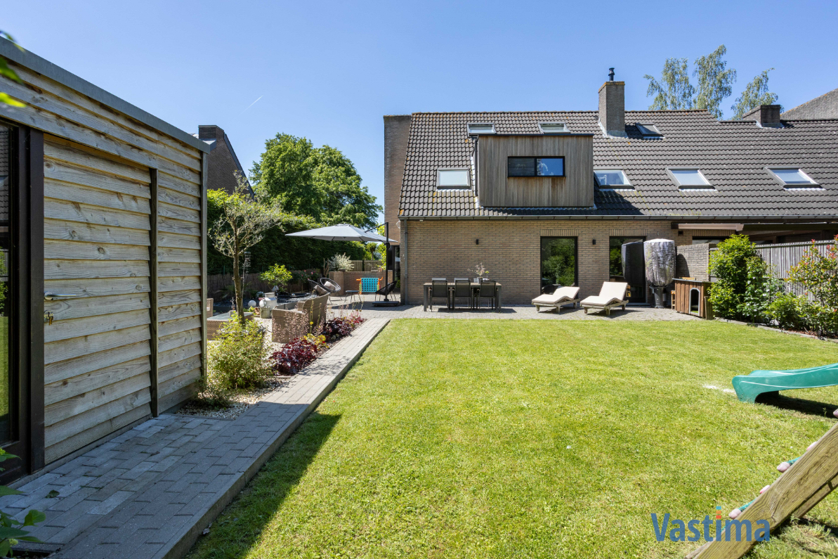 Immo Vastima - Huis Te koop Aalst - Instapklare gezinswoning met tuin, garage en rustige topligging nabij centrum Aalst