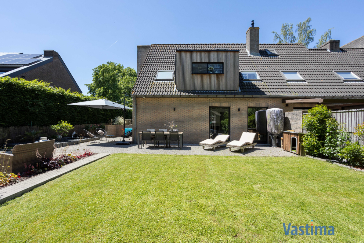 Immo Vastima - Huis Te koop Aalst - Instapklare gezinswoning met tuin, garage en rustige topligging nabij centrum Aalst