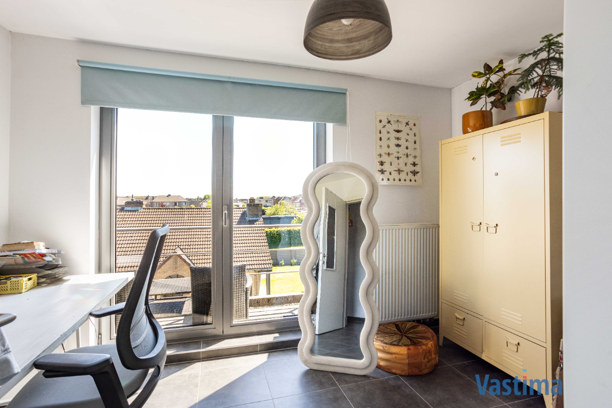 Immo Vastima - Appartement Te koop Aalst - Lichtrijk appartement met 2 terrassen, staanplaats en extra zolderruimte