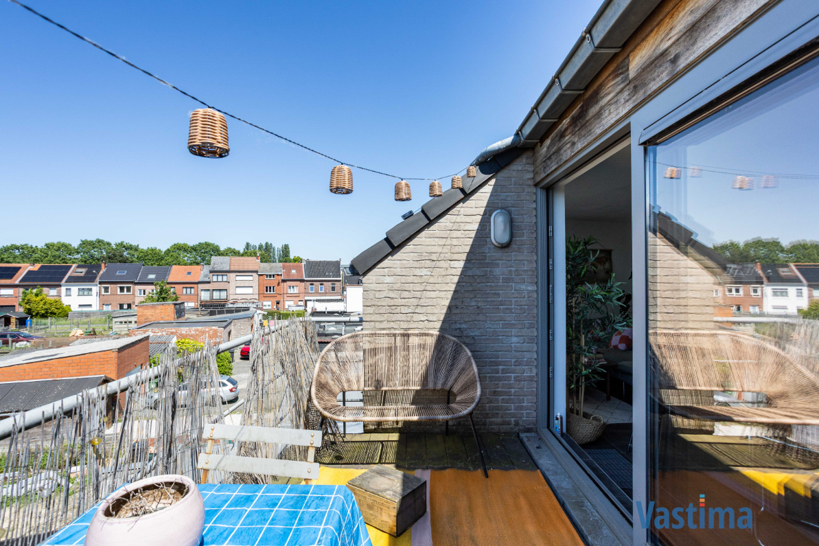 Immo Vastima - Appartement Te koop Aalst - Lichtrijk appartement met 2 terrassen, staanplaats en extra zolderruimte