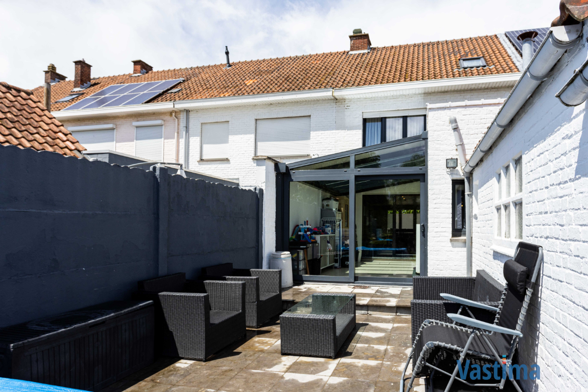 Immo Vastima - Huis Te koop Denderleeuw - Instapklare gezinswoning met 2 staanplaatsen, zonnige tuin en parkzicht