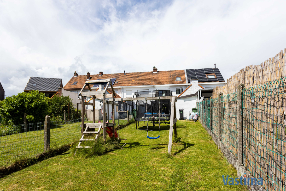 Immo Vastima - Huis Te koop Denderleeuw - Instapklare gezinswoning met 2 staanplaatsen, zonnige tuin en parkzicht