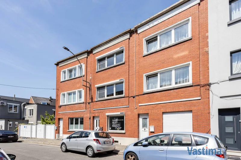 Immo Vastima - Huis Verkocht Aalst - Instapklaar wonen zonder zorgen: ruime gezinswoning met 3 slaapkamers en tuin nabij centrum Aalst