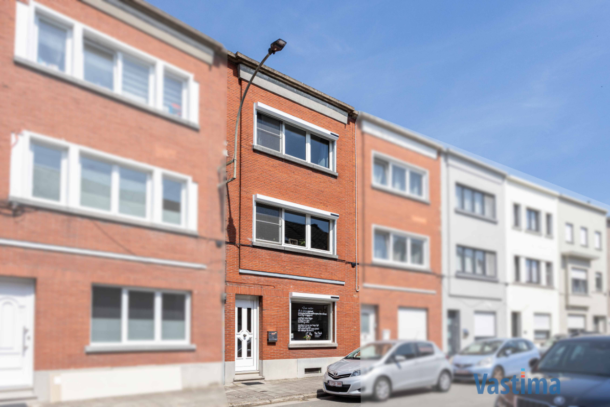 Immo Vastima - Huis Te koop Aalst - Instapklaar wonen zonder zorgen: ruime gezinswoning met 3 slaapkamers en tuin nabij centrum Aalst
