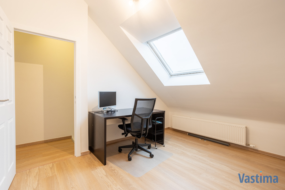 Immo Vastima - Huis Te huur Aalst - Woning in de stadsrand met 2 slaapkamers, dressing en tuin