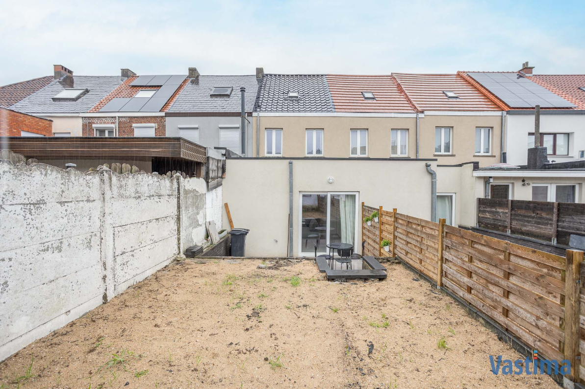 Immo Vastima - Huis Te huur Aalst - Woning in de stadsrand met 2 slaapkamers, dressing en tuin