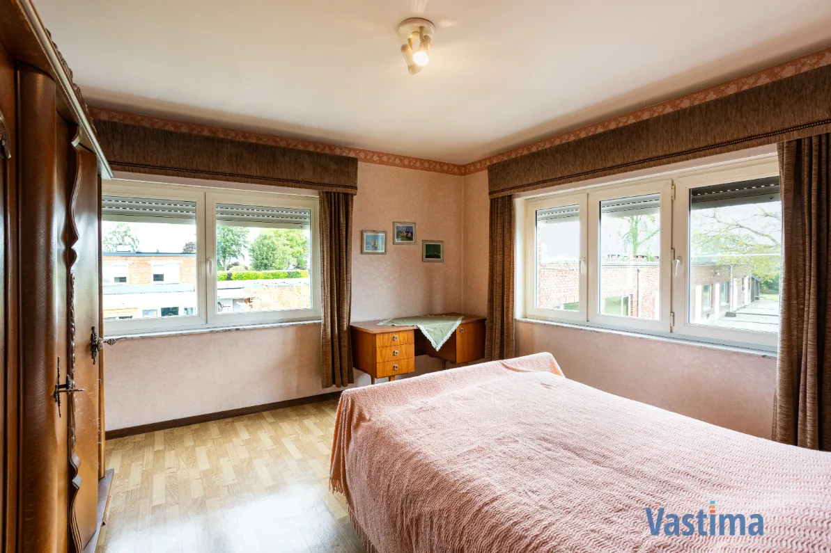 Immo Vastima - Huis Te koop Wieze - Woning met opslagruimte en grond op strategische ligging