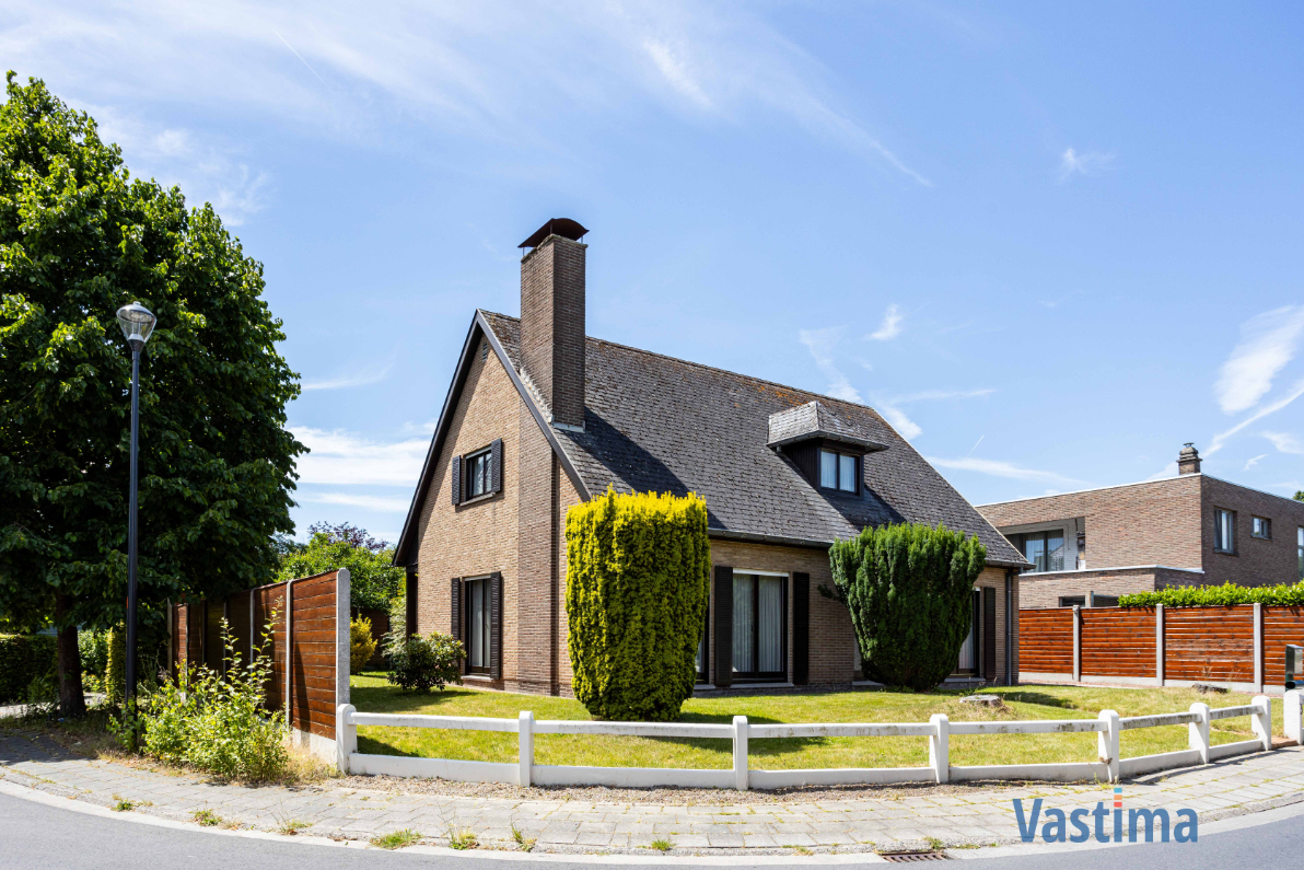 Immo Vastima - Huis Te koop Aalst - Villa met zonnige tuin en grote garage op een steenworp van centrum Aalst