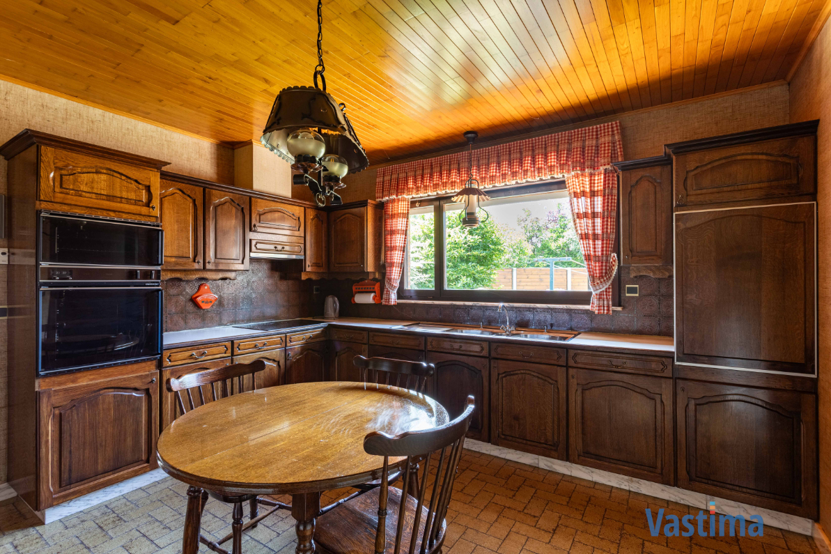 Immo Vastima - Huis Te koop Aalst - Villa met zonnige tuin en grote garage op een steenworp van centrum Aalst