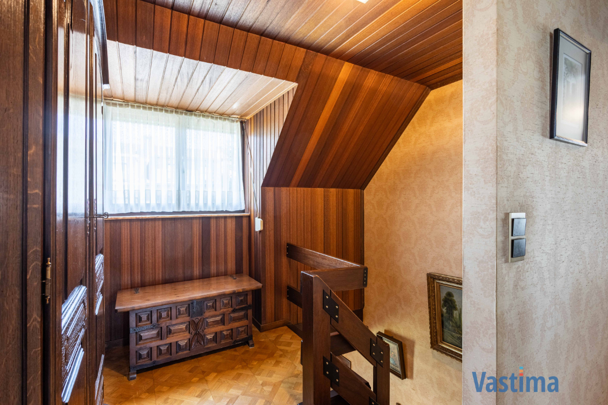 Immo Vastima - Huis Te koop Aalst - Villa met zonnige tuin en grote garage op een steenworp van centrum Aalst