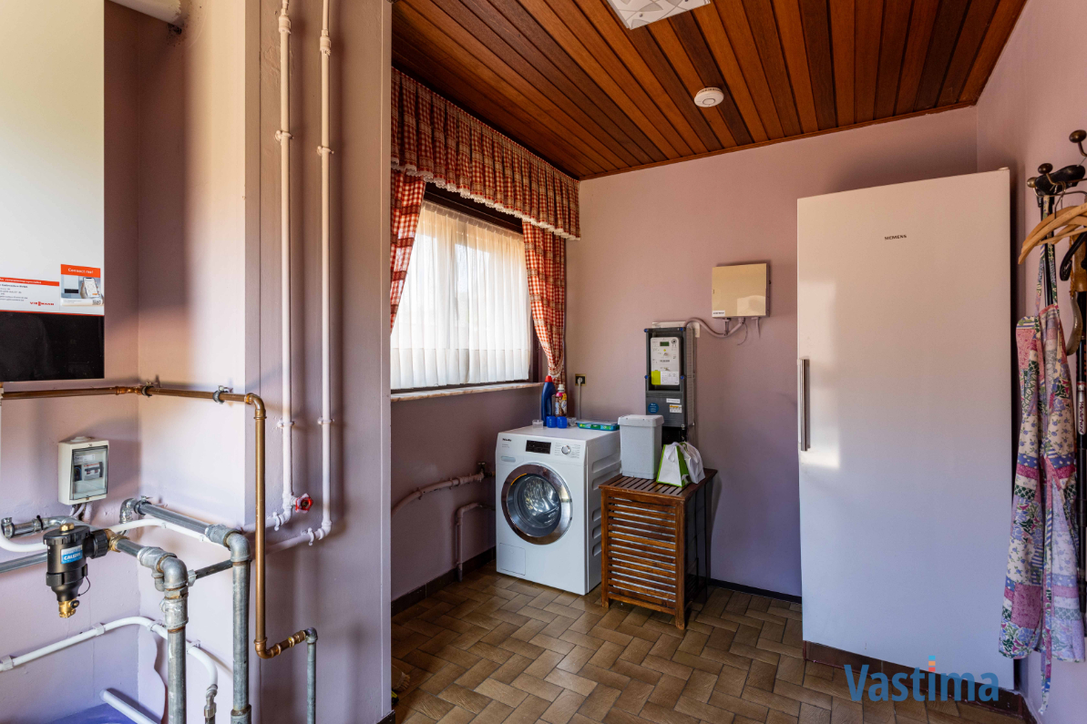 Immo Vastima - Huis Te koop Aalst - Villa met zonnige tuin en grote garage op een steenworp van centrum Aalst