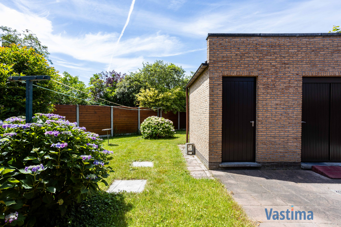 Immo Vastima - Huis Te koop Aalst - Villa met zonnige tuin en grote garage op een steenworp van centrum Aalst