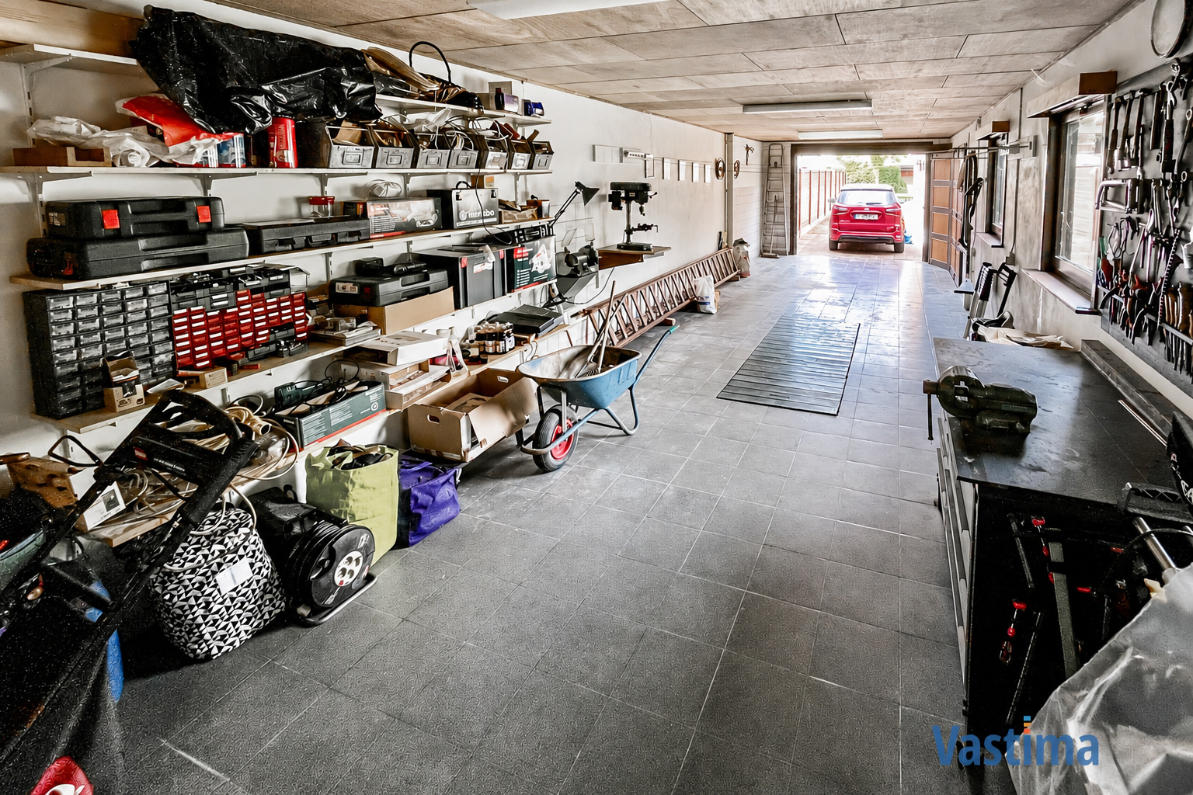 Immo Vastima - Huis Te koop Aalst - Villa met zonnige tuin en grote garage op een steenworp van centrum Aalst