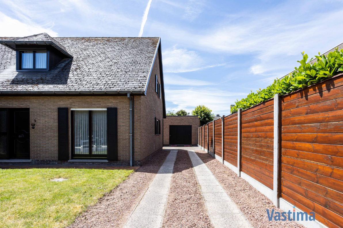 Immo Vastima - Huis Te koop Aalst - Villa met zonnige tuin en grote garage op een steenworp van centrum Aalst