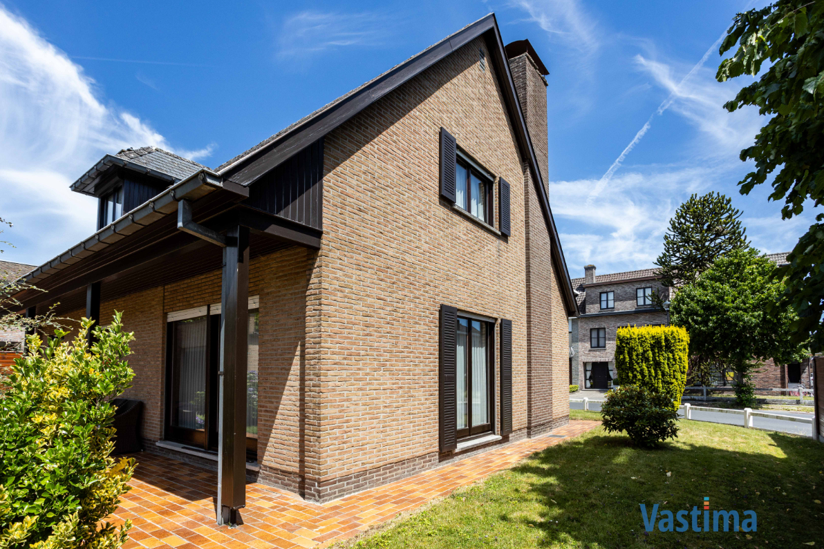 Immo Vastima - Huis Te koop Aalst - Villa met zonnige tuin en grote garage op een steenworp van centrum Aalst