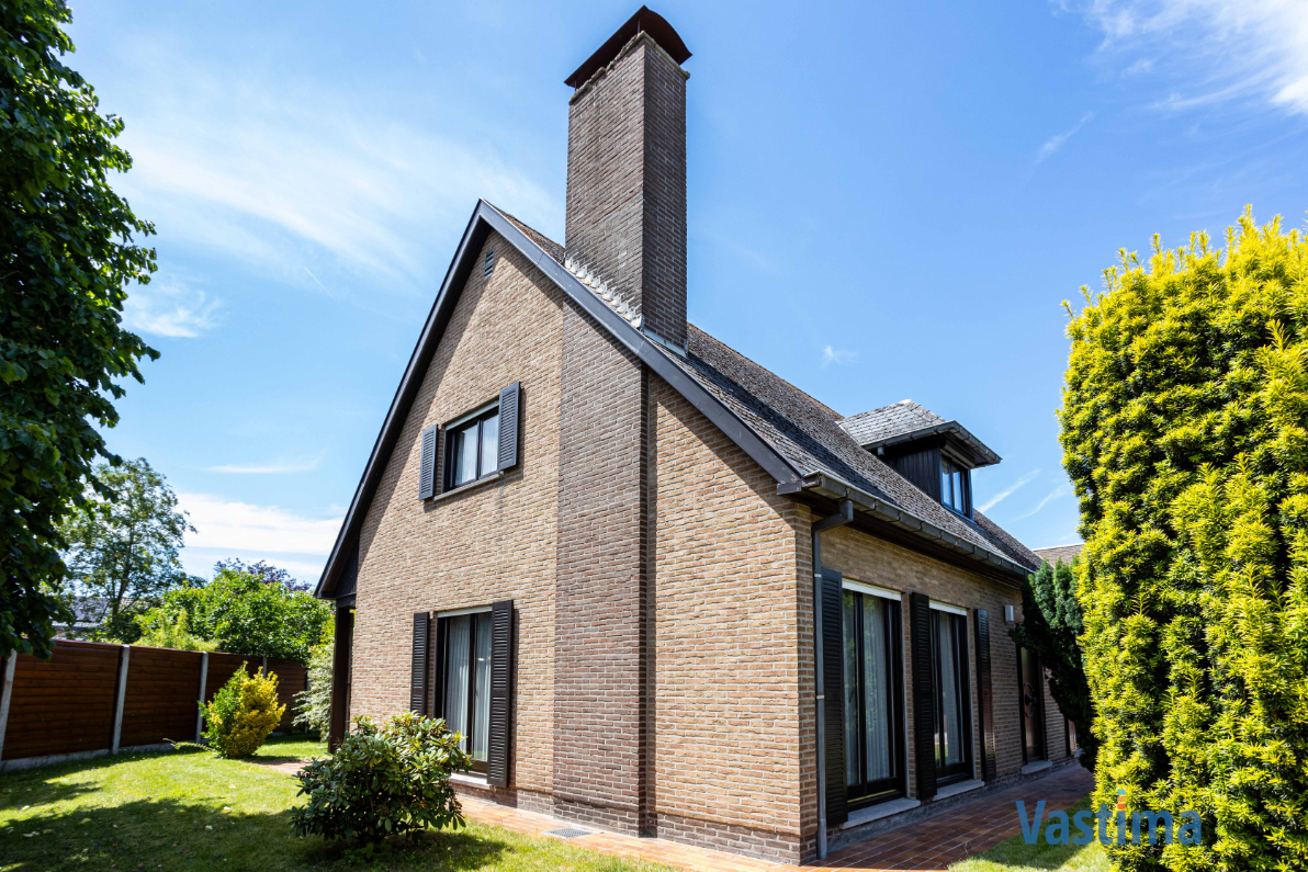Immo Vastima - Huis Te koop Aalst - Villa met zonnige tuin en grote garage op een steenworp van centrum Aalst