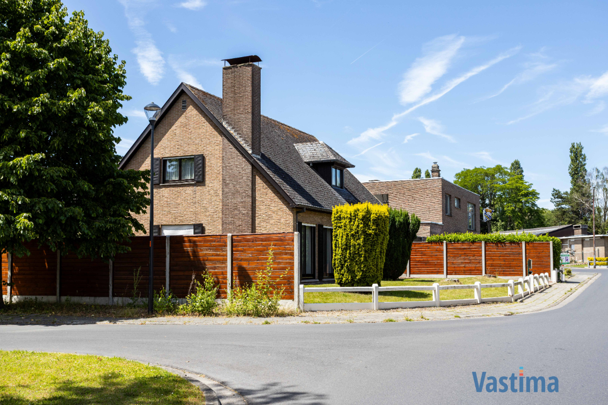 Immo Vastima - Huis Te koop Aalst - Villa met zonnige tuin en grote garage op een steenworp van centrum Aalst