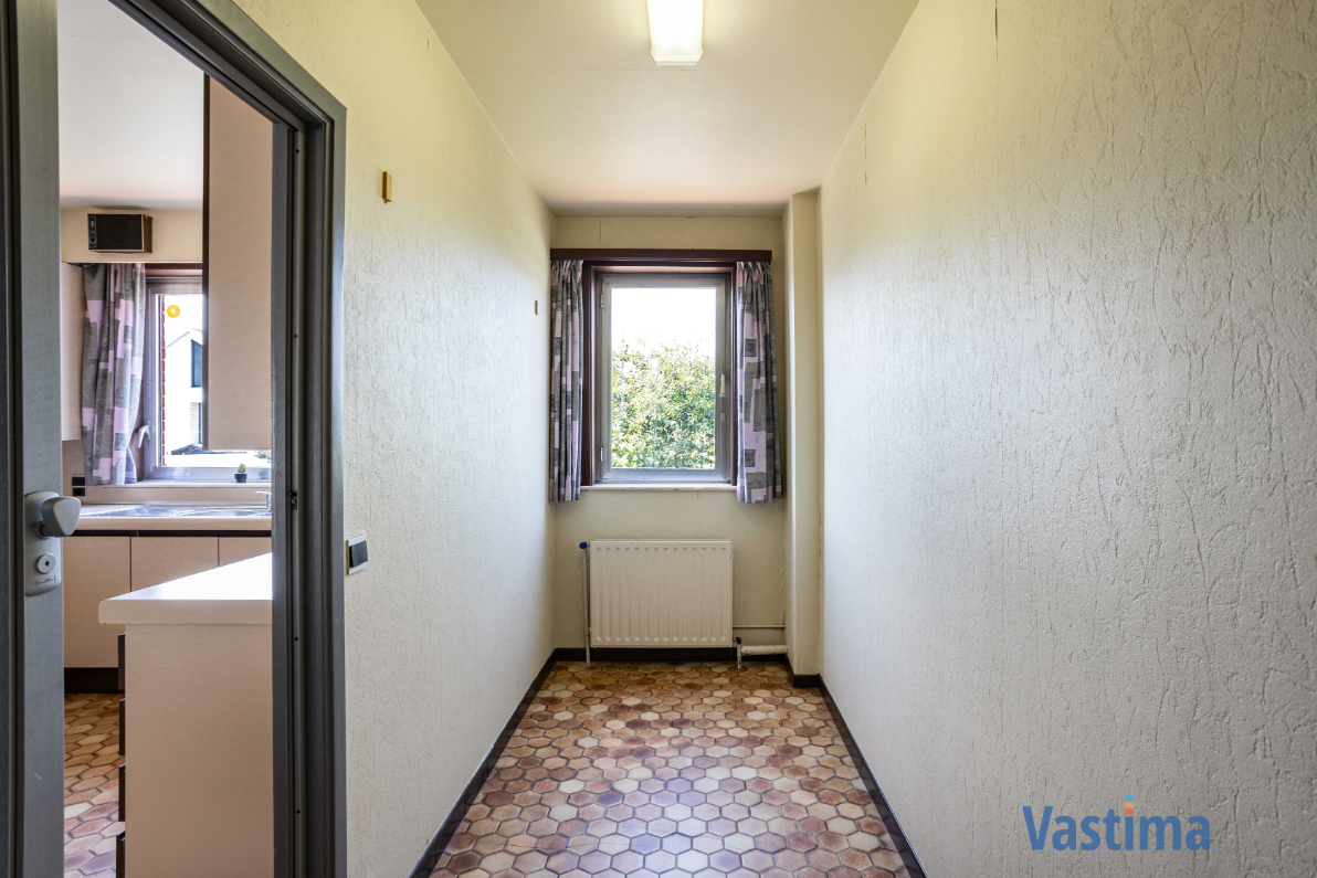 Immo Vastima - Huis Te koop Affligem - Op te frissen gezinswoning met 4 slaapkamers en zuidwestgerichte tuin