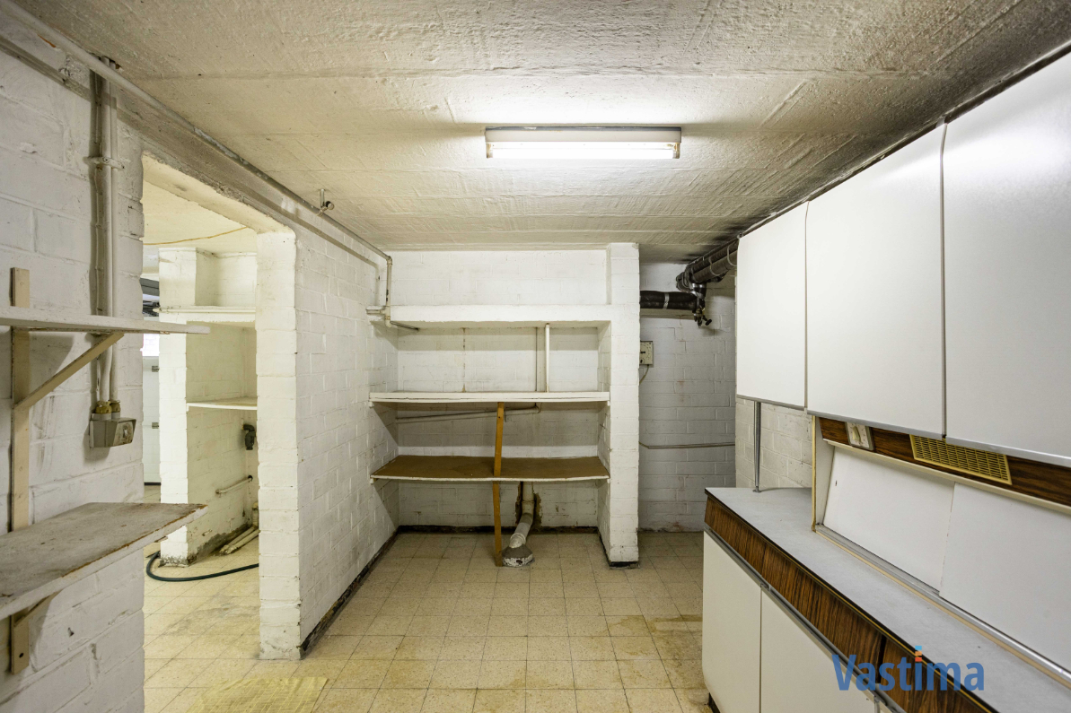 Immo Vastima - Huis Te koop Affligem - Op te frissen gezinswoning met 4 slaapkamers en zuidwestgerichte tuin