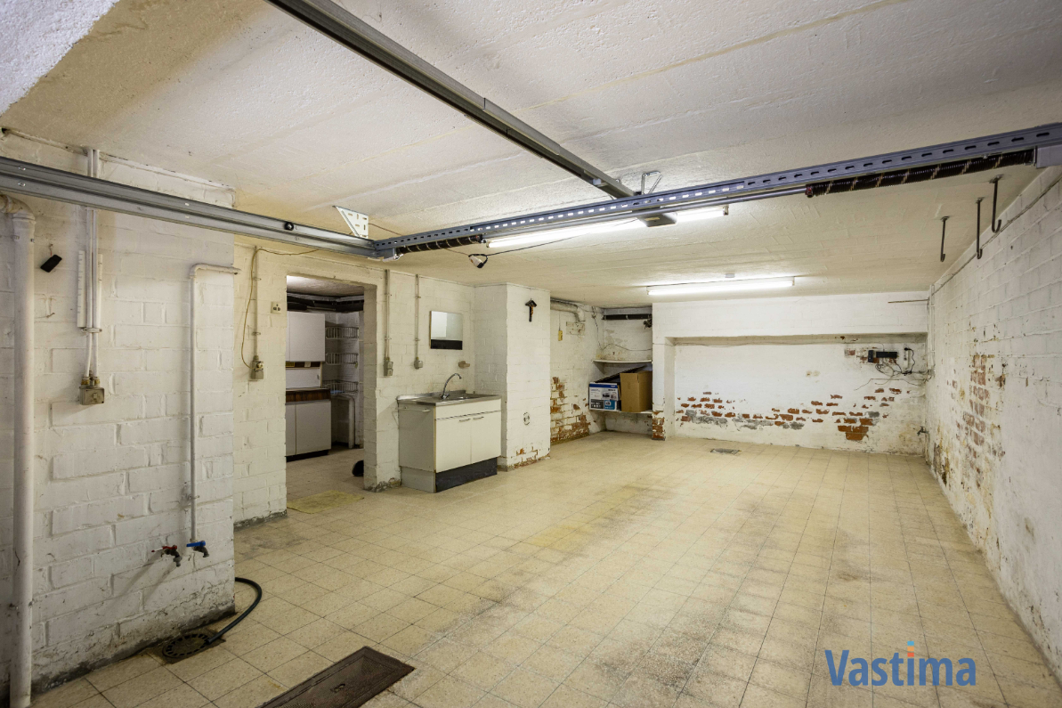 Immo Vastima - Huis Te koop Affligem - Op te frissen gezinswoning met 4 slaapkamers en zuidwestgerichte tuin