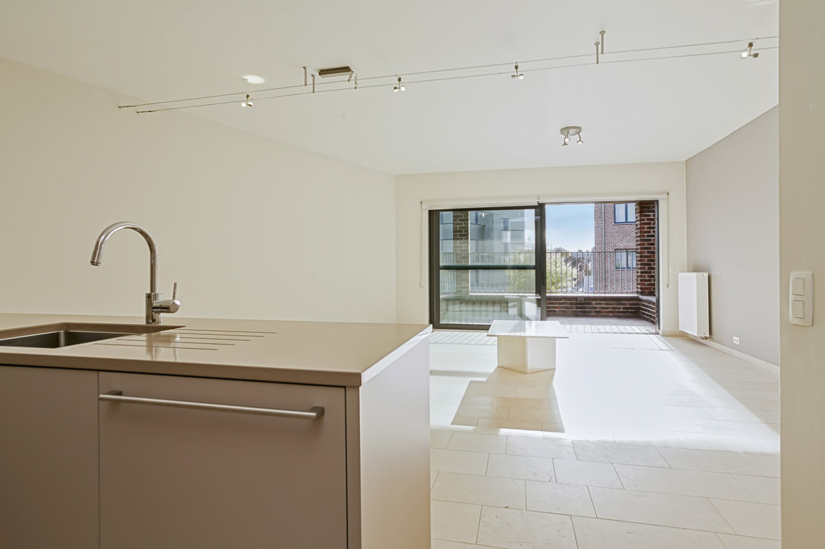 Immo Vastima - Appartement Te koop Aalst - Stijlvol appartement in iconisch gebouw met ruim terras in hartje Aalst