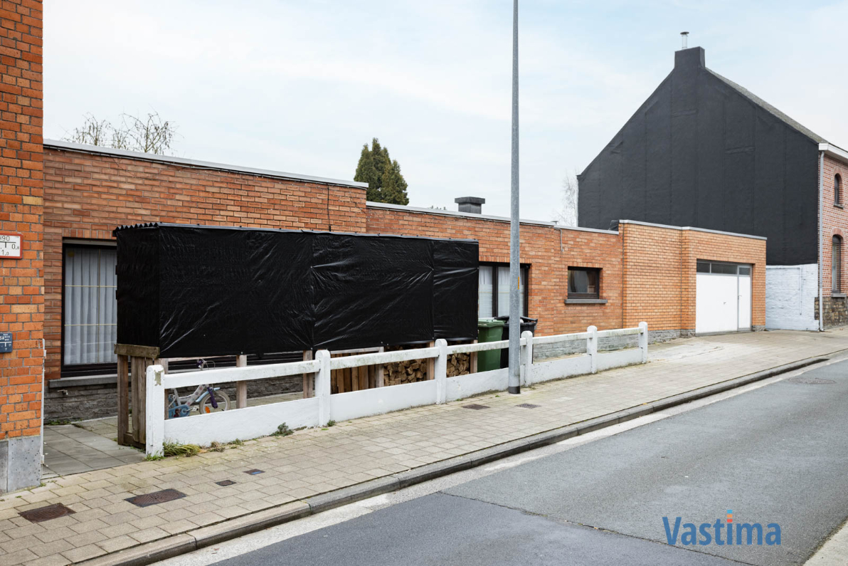 Immo Vastima - Commercieel Te koop Erembodegem - Handelspand met (dubbele)woonst, garage en buitenruimte