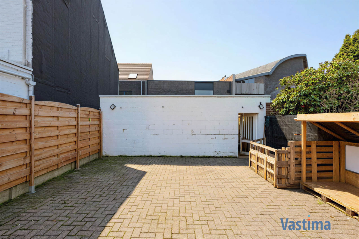 Immo Vastima - Commercieel Te koop Erembodegem - Handelspand met (dubbele)woonst, garage en buitenruimte