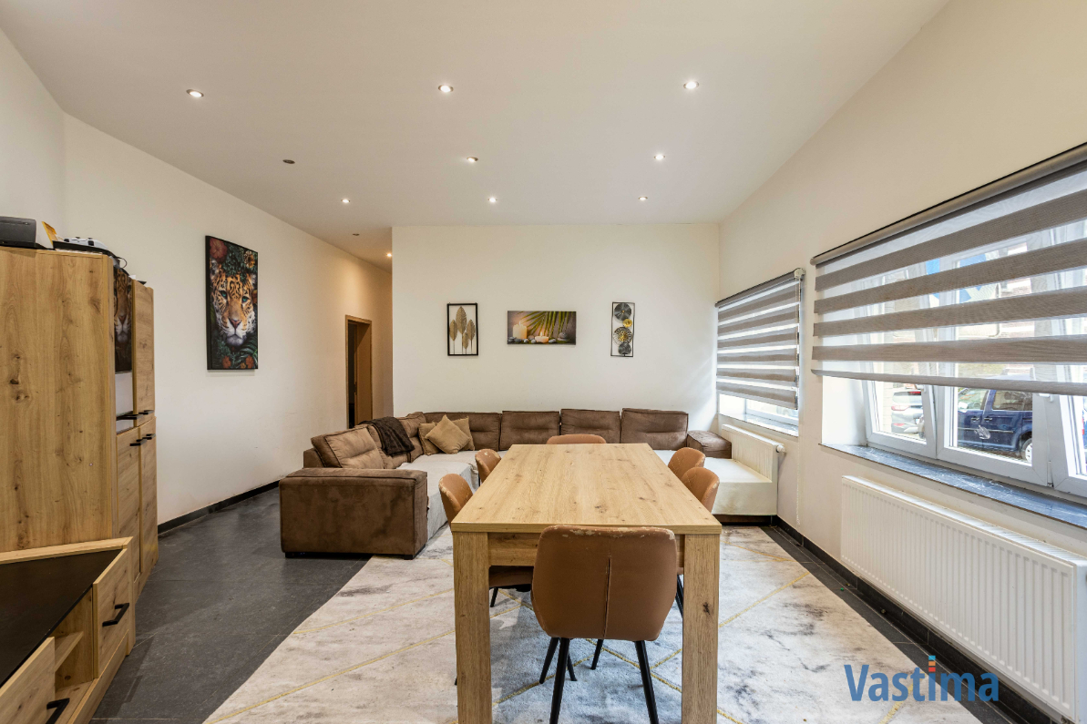 Immo Vastima - Huis Te koop Aalst - Ruime woning met twee volwaardige wooneenheden nabij centrum Aalst