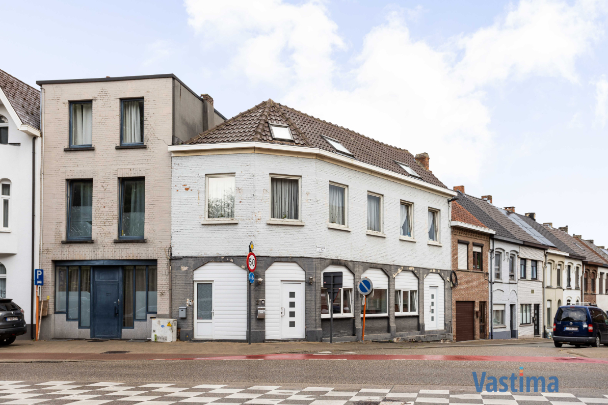 Immo Vastima - Huis Te koop Aalst - Ruime woning met twee volwaardige wooneenheden nabij centrum Aalst