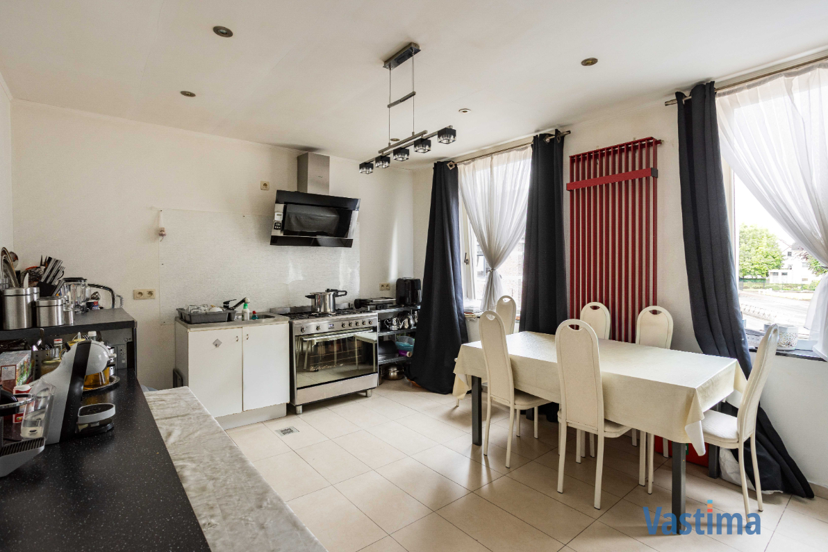 Immo Vastima - Huis Te koop Aalst - Ruime woning met twee volwaardige wooneenheden nabij centrum Aalst