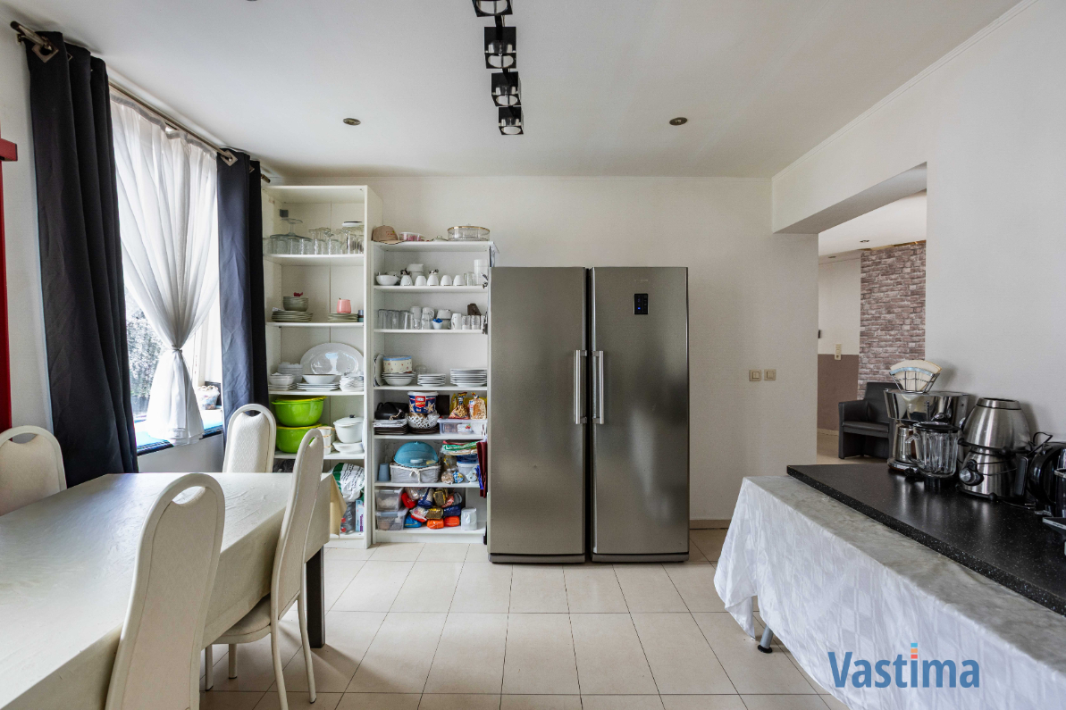 Immo Vastima - Huis Te koop Aalst - Ruime woning met twee volwaardige wooneenheden nabij centrum Aalst