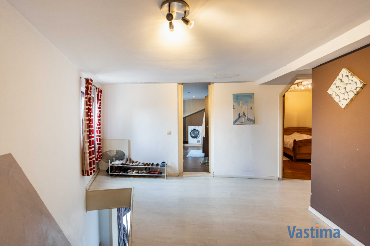 Immo Vastima - Huis Te koop Aalst - Ruime woning met twee volwaardige wooneenheden nabij centrum Aalst