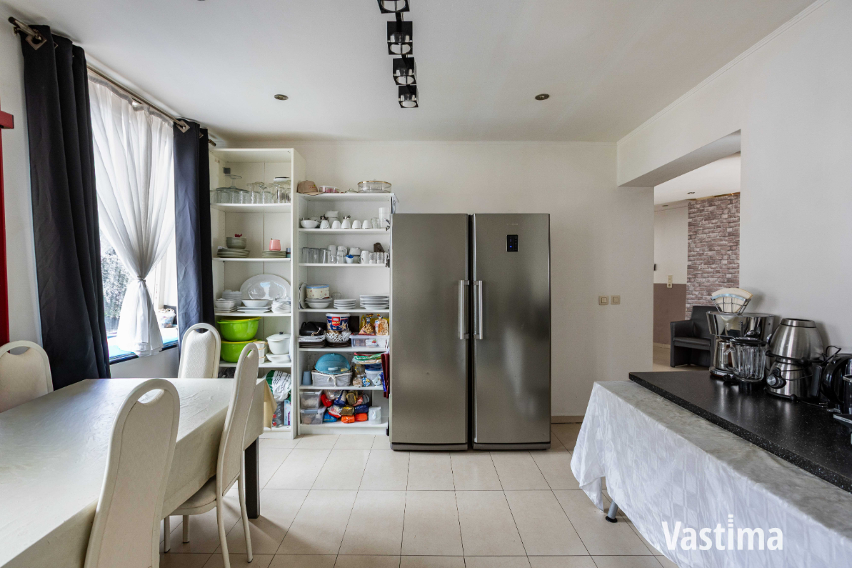 Immo Vastima - Huis Te koop Aalst - Ruime woning met twee volwaardige wooneenheden nabij centrum Aalst