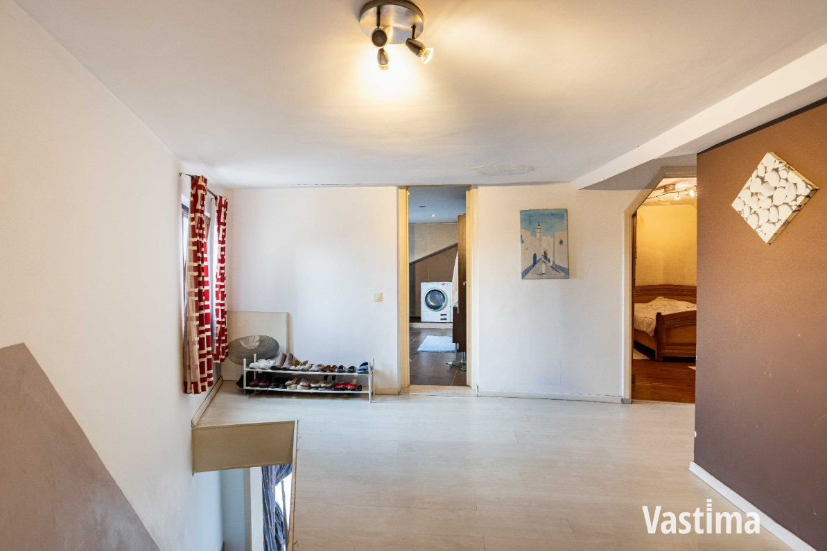 Immo Vastima - Huis Te koop Aalst - Ruime woning met twee volwaardige wooneenheden nabij centrum Aalst