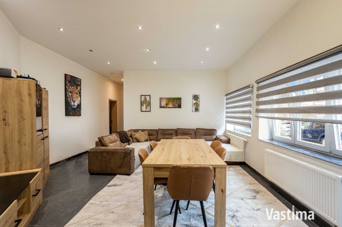 Immo Vastima - Huis Te koop Aalst - Ruime woning met twee volwaardige wooneenheden nabij centrum Aalst