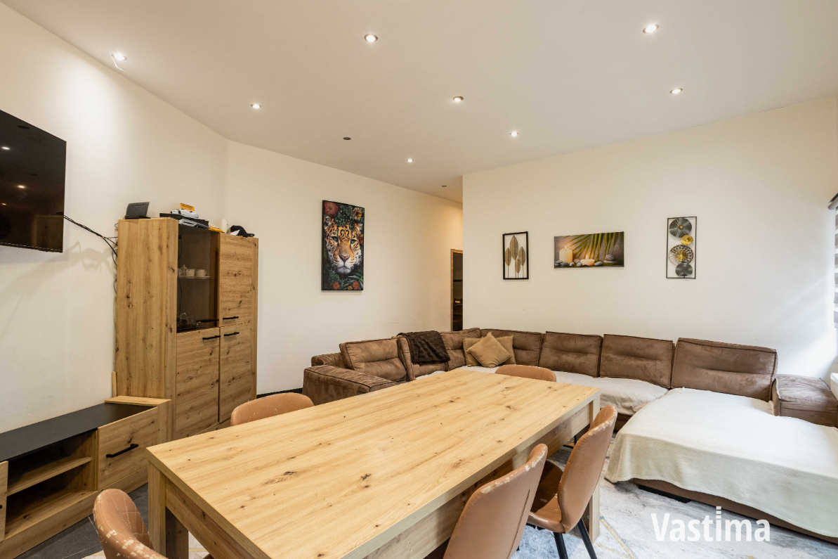 Immo Vastima - Huis Te koop Aalst - Ruime woning met twee volwaardige wooneenheden nabij centrum Aalst