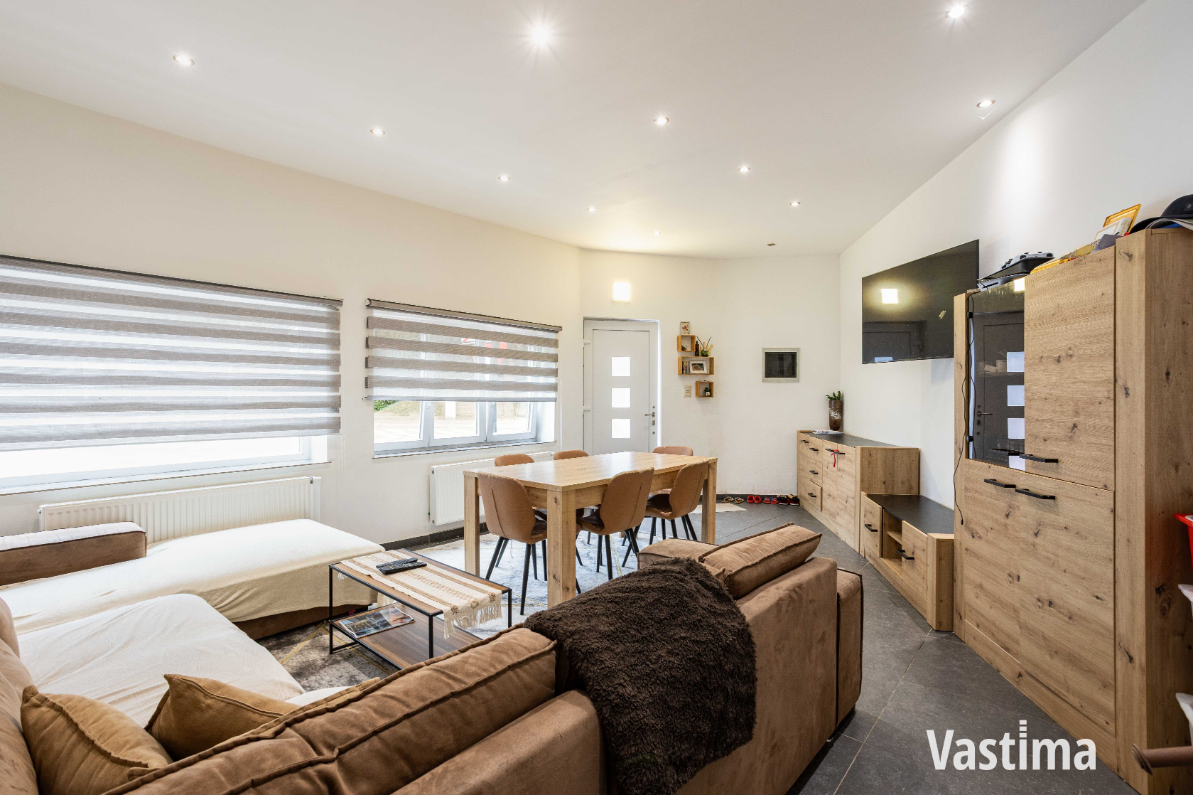 Immo Vastima - Huis Te koop Aalst - Ruime woning met twee volwaardige wooneenheden nabij centrum Aalst