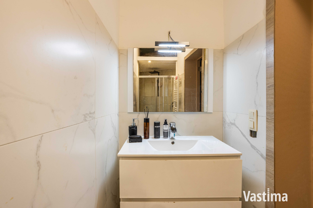 Immo Vastima - Huis Te koop Aalst - Ruime woning met twee volwaardige wooneenheden nabij centrum Aalst