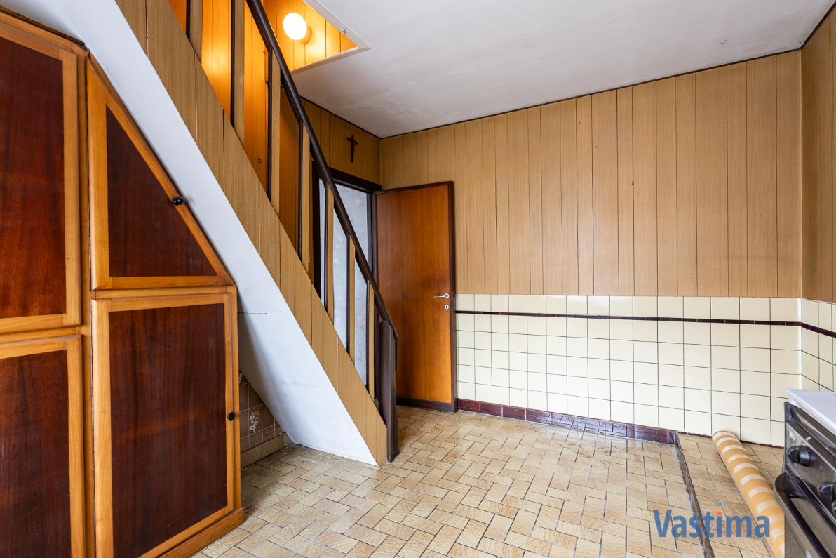 Immo Vastima - Commercieel Te koop Erondegem - Woning met loods en grote tuin