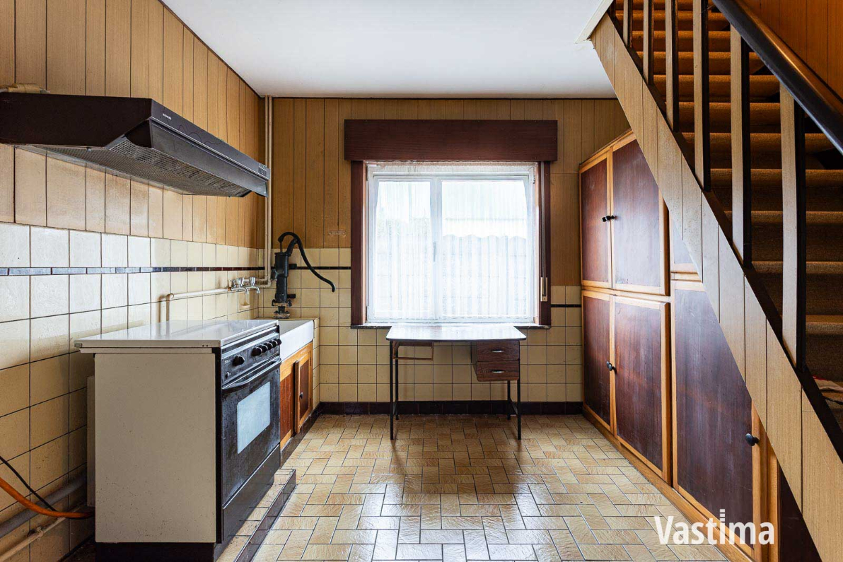 Immo Vastima - Commercieel Te koop Erondegem - Woning met loods en grote tuin